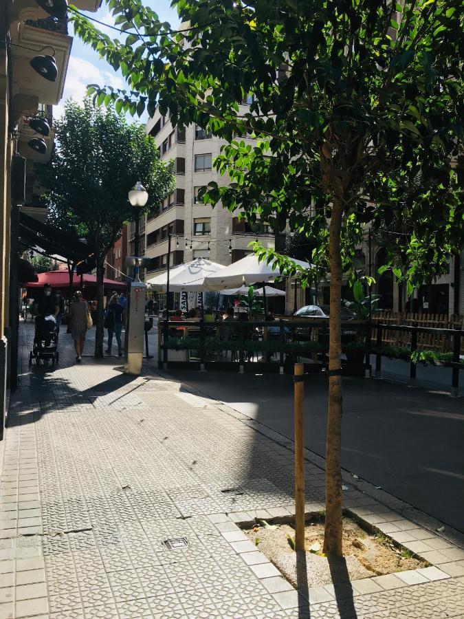 Piso Centrico Con Patio Apartment Bilbao Luaran gambar