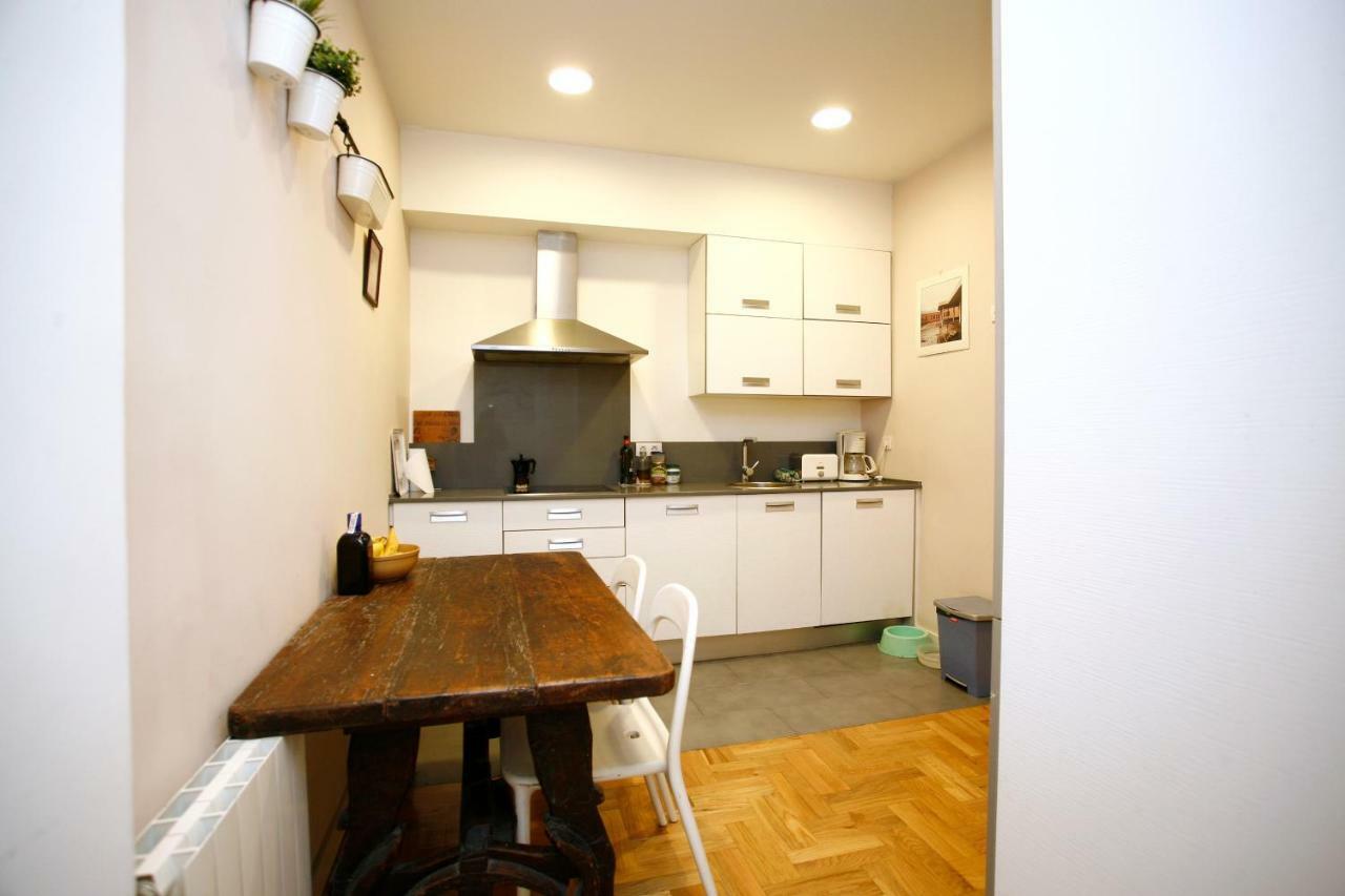 Piso Centrico Con Patio Apartment Bilbao Luaran gambar